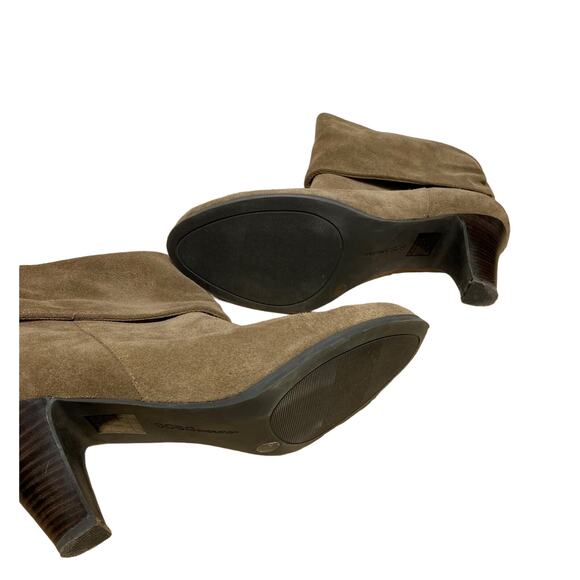 BCBGeneration Suede Foldover Neutral Beige Heeled Booties Size 8 1/2 - Picture 6 of 6